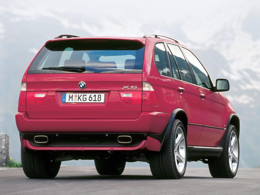  BMW X5 4.6is 2002 года  (фото 2 из 16)